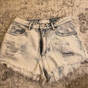 Bleached frayed high waisted shorts
